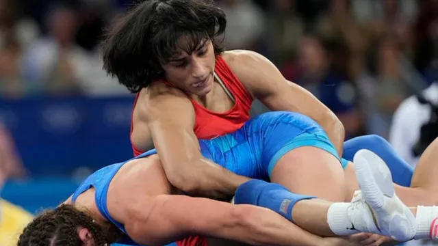 paris-olympics-sports-fraternity-reacts-to-vinesh-phogats-shocking-disqualification-completely-gutted